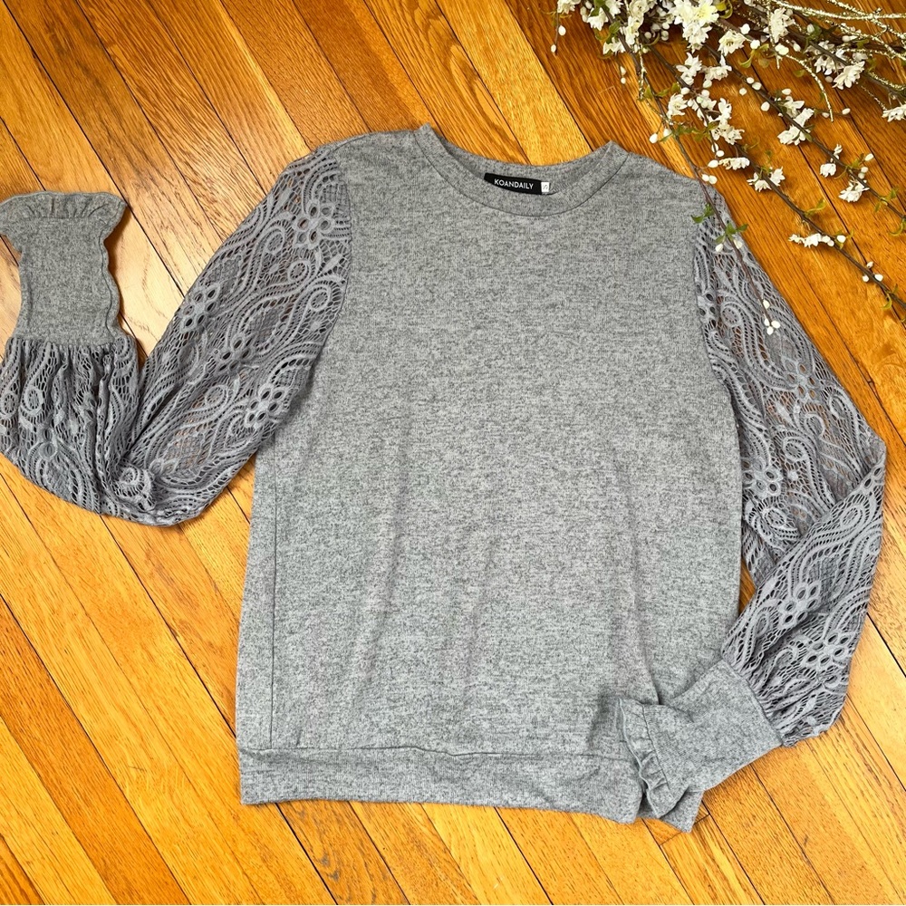 KOANDAILY Lace Sleeve Top